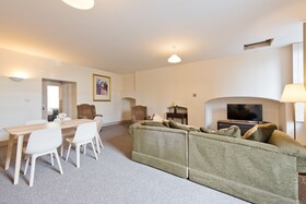 The Henrietta Suites