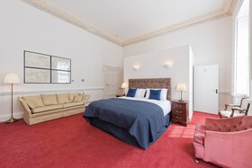 The Henrietta Suites
