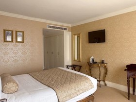 Finnstown Castle Hotel