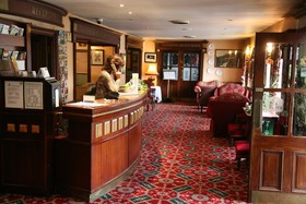 Woodenbridge Hotel & Lodge