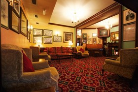 Woodenbridge Hotel & Lodge