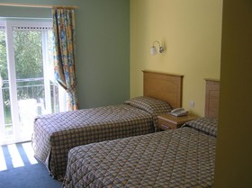 Woodenbridge Hotel & Lodge