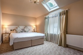 Woodenbridge Hotel & Lodge