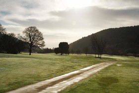 Woodenbridge Hotel & Lodge