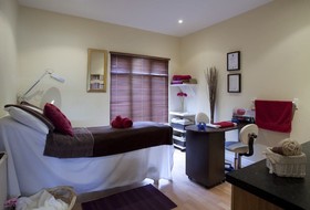 Royal Hotel and Merrill Leisure Club