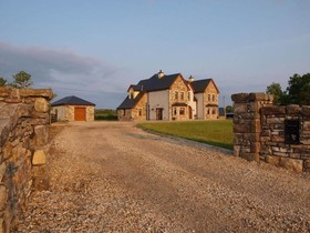 Ballinaboy Lodge Bed and Breakfast