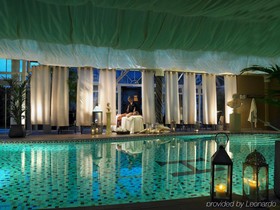 Hayfield Manor Hotel