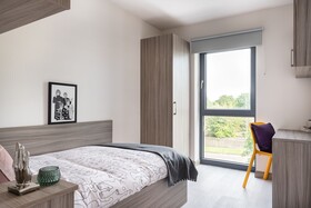 Yugo Explore Melbourn Point