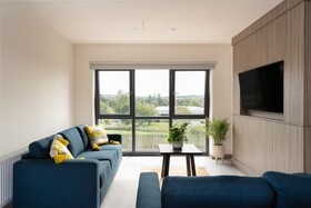 Yugo Explore Melbourn Point