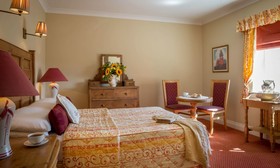 Dingle Benners Hotel