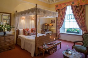 Dingle Benners Hotel