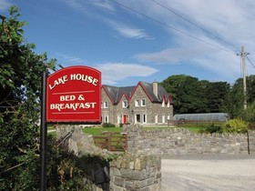 Lake House B&B