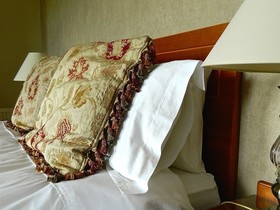 Lake House B&B