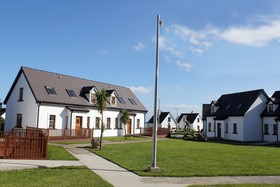 Hookless Holiday Homes
