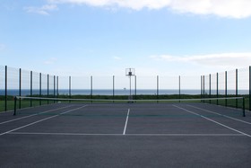 Hookless Holiday Homes