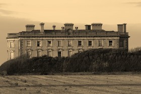 Hookless Holiday Homes