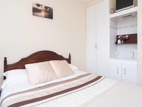 Four Seasons B&B