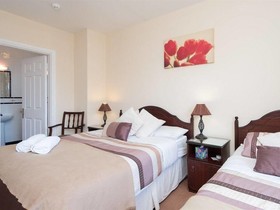 Four Seasons B&B