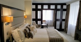 Menlo Park Hotel