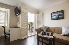 Sea Breeze Lodge B&B