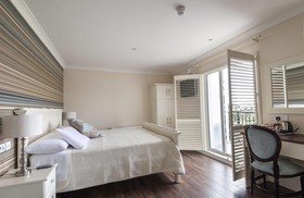 Sea Breeze Lodge B&B