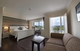 Sea Breeze Lodge B&B
