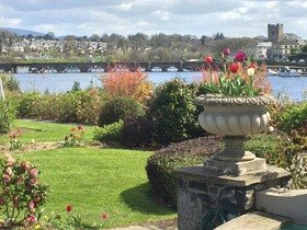 The Lakeside Hotel & Leisure Centre