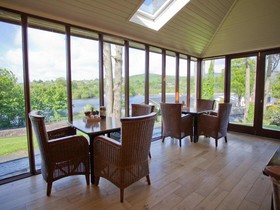 The Lakeside Hotel & Leisure Centre