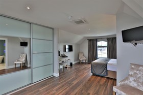 Brook Lodge Hotel