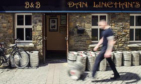 Dan Linehans Bar B&B