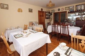 River Valley Farmhouse Bed & Breakfast