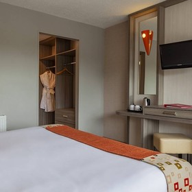 The Gleneagle Hotel & Apartments
