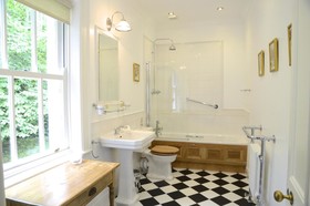 Delphi Lodge