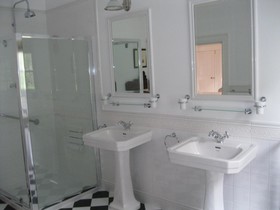 Delphi Lodge