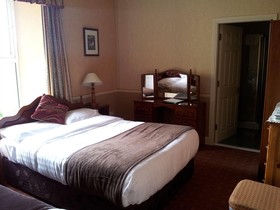 Royal Spa Hotel & Cafe