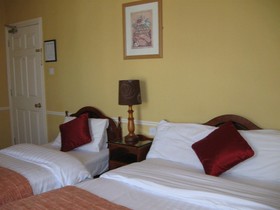 Royal Spa Hotel & Cafe