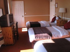 Royal Spa Hotel & Cafe