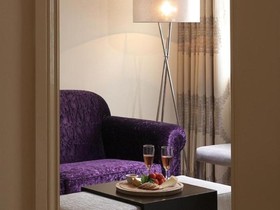 Castle Hotel