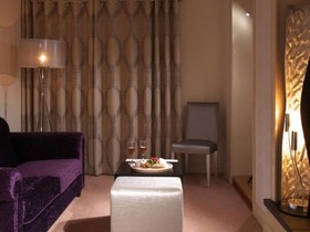 Castle Hotel