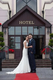 Four Seasons Hotel & Leisure Club