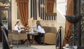 Four Seasons Hotel & Leisure Club