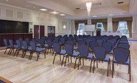 Four Seasons Hotel & Leisure Club