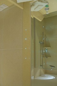 Four Seasons Hotel & Leisure Club