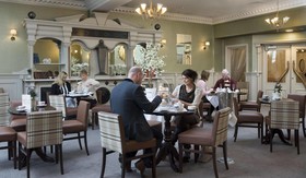 Four Seasons Hotel & Leisure Club