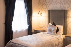 Castle Arch Hotel
