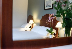 Dooley's Hotel