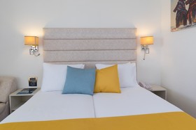 Americana Hotel