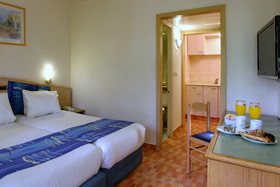 Americana Hotel