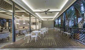 Americana Hotel