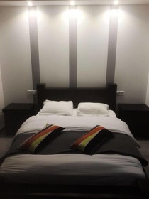 Camelot Suites Motel